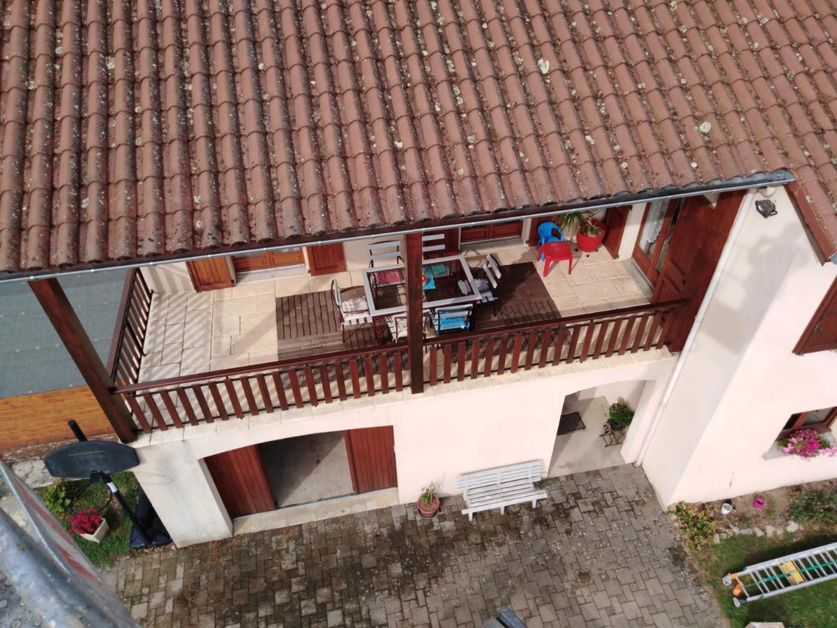 Chambres Des Arrys Bas-en-Basset Bagian luar foto